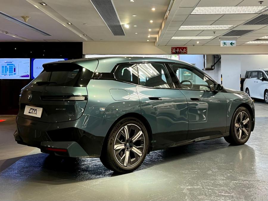 iX xDrive40 - Image 2
